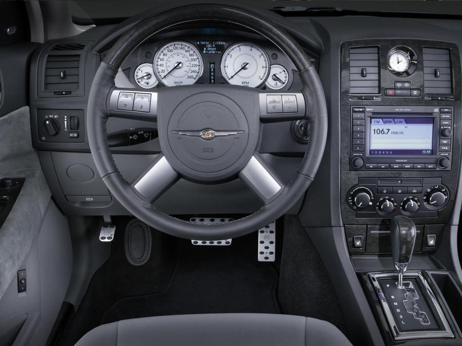  Chrysler 300C Touring by Startech 2007 года  (фото 3 из 5)